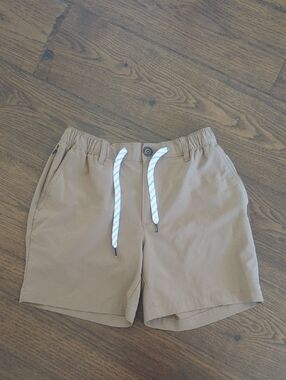 Chubbies Everywear Performance Shorts 6 Inch Size Small Khaki Tan